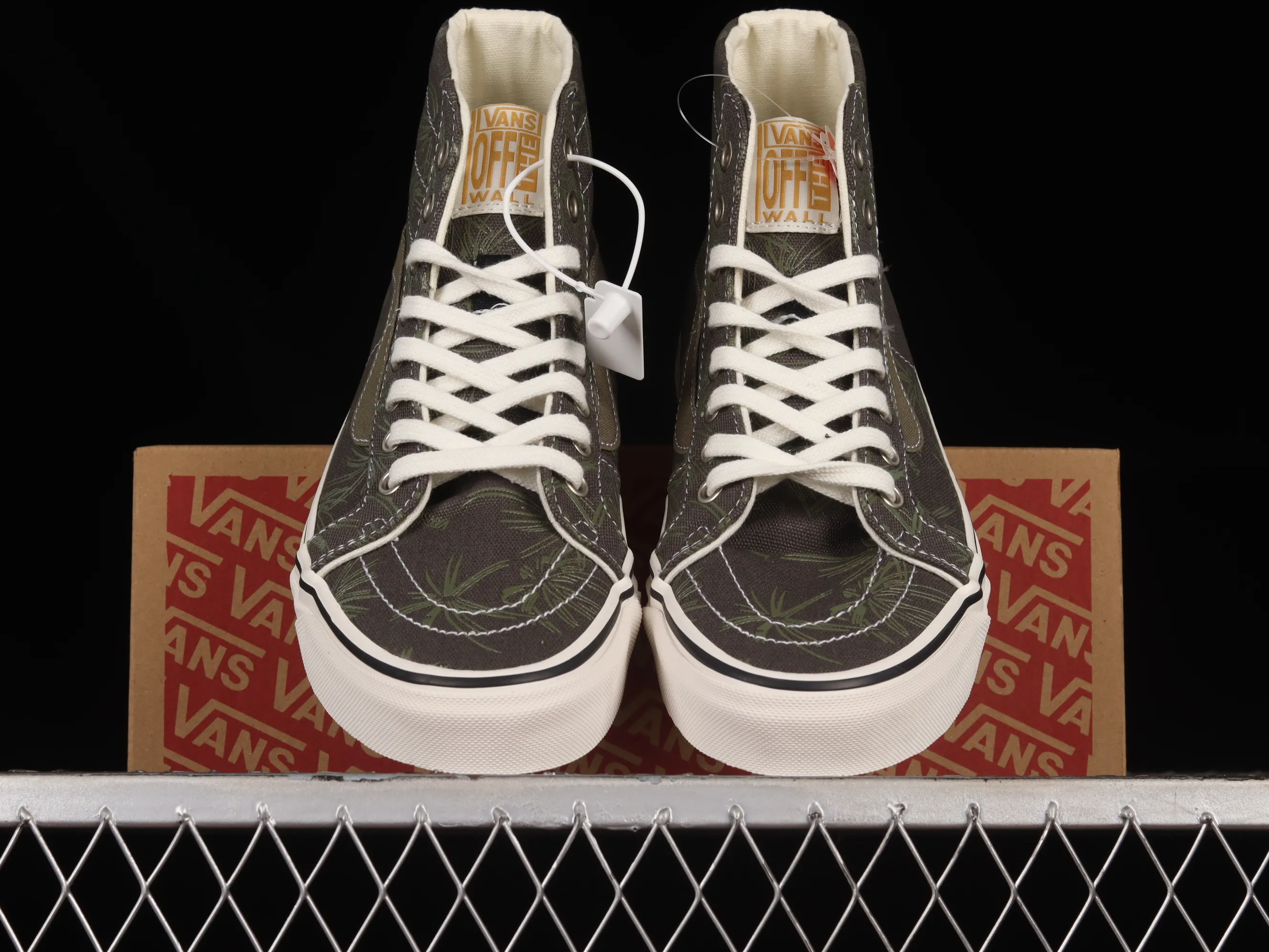 All categories Vans Vans series Vans Hi Vans high-top Vans Sk8-Hi 138 Decon Vans official black dark green palm leaf print high-top casual sneakers VN0A4UMNB73